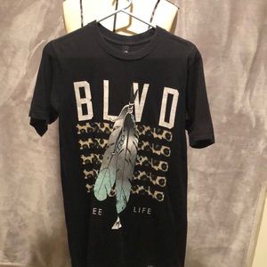 Black casual t-shirt